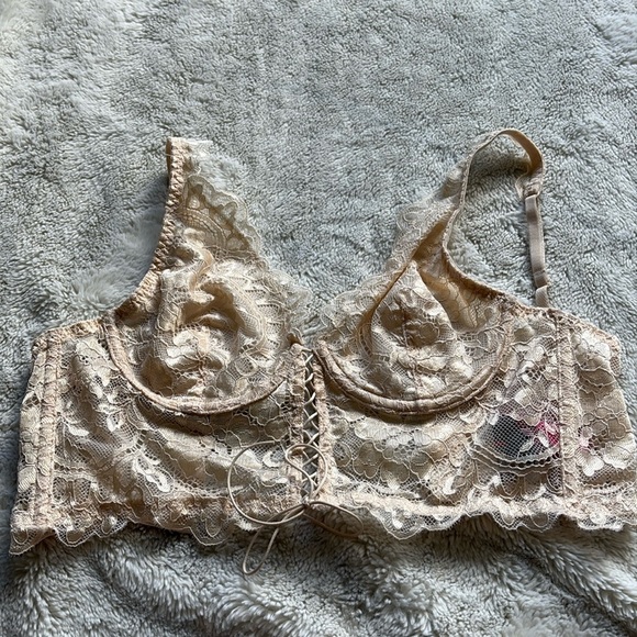 La Senza XS Lace Mesh Bralette – Nude Floral | Adjustable Straps | Intimates - Picture 2 of 5